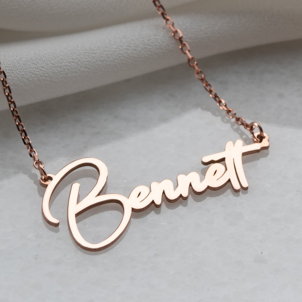 Silver custom name pendant, personalized and elegant jewelry piece designed to showcase your unique name or message