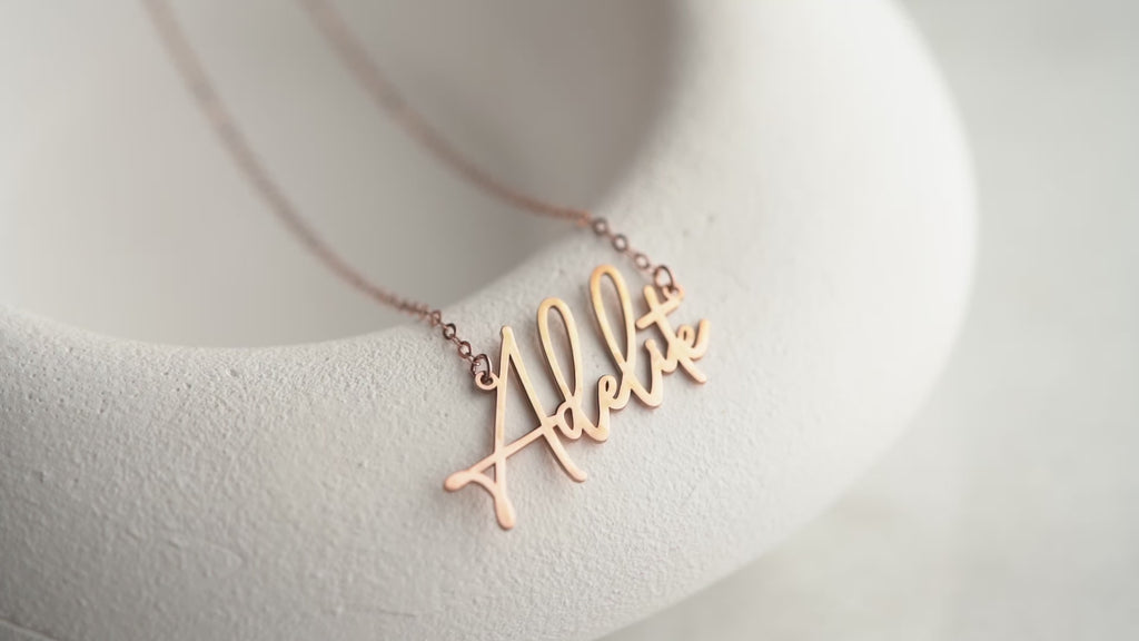 Perfect for birthday, personalized name necklace gift, custom-made to celebrate a special occasion.